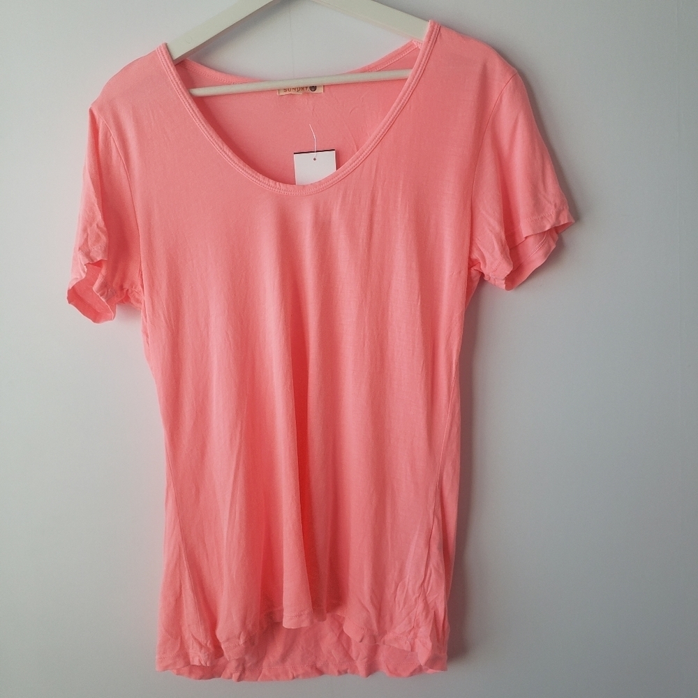 Sundry womens  t-shirt size M pop peach short‎ sleeve